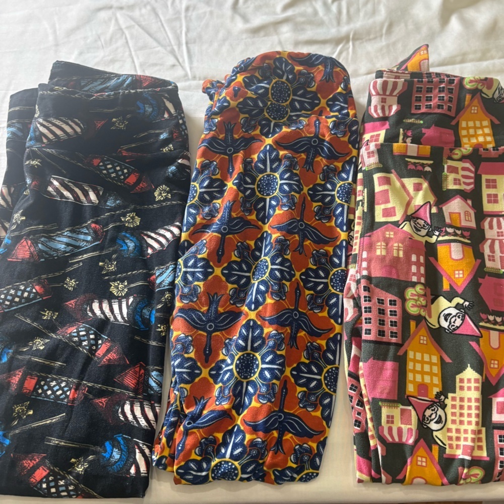 LuLaRoe One Size Leggings Bundle OS Floral Town Print Americana 3 Pair